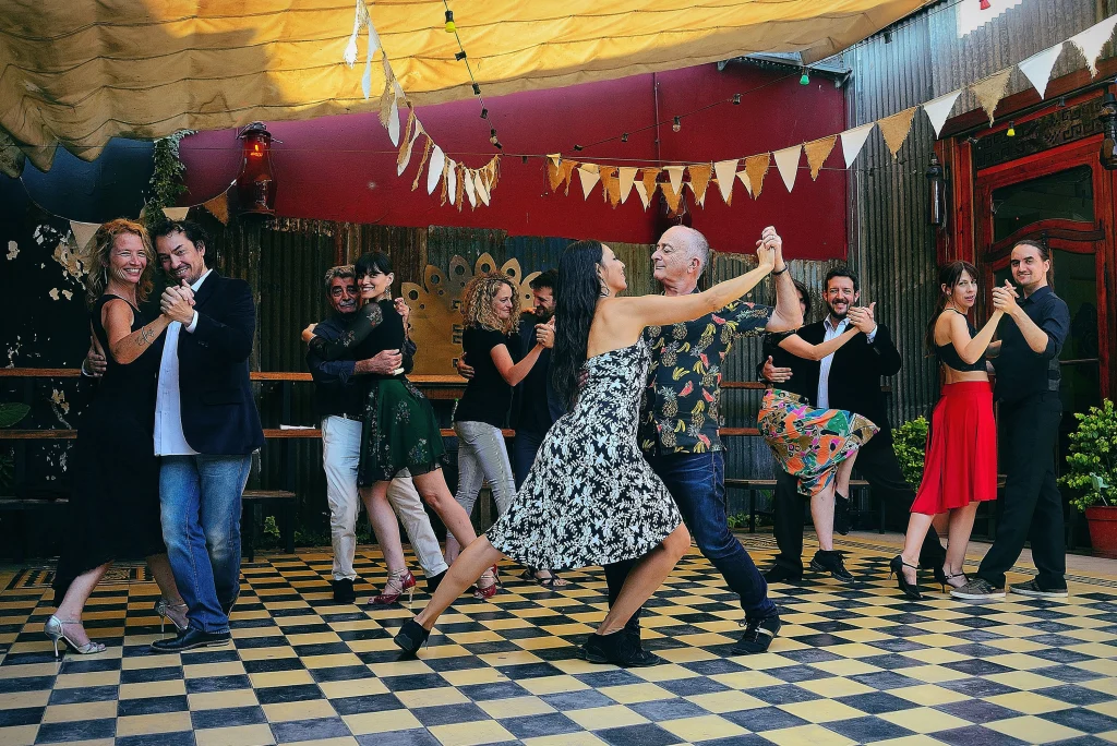 Around the world by train: Tony Robinson learning tango!